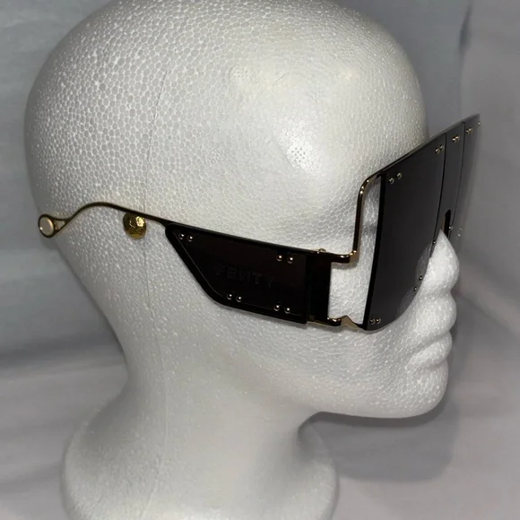 Fenty Blockt Sunglasses - Picture 3 of 6